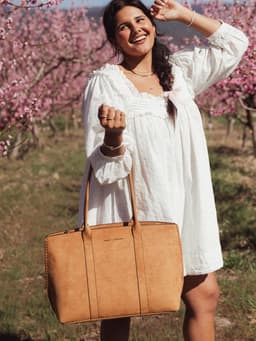 The Meadow Tote Cognac Suede — view 2
