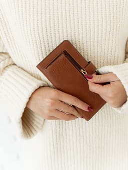 Go Anywhere Wallet Chestnut — view 4