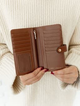 Go Anywhere Wallet Chestnut — view 5